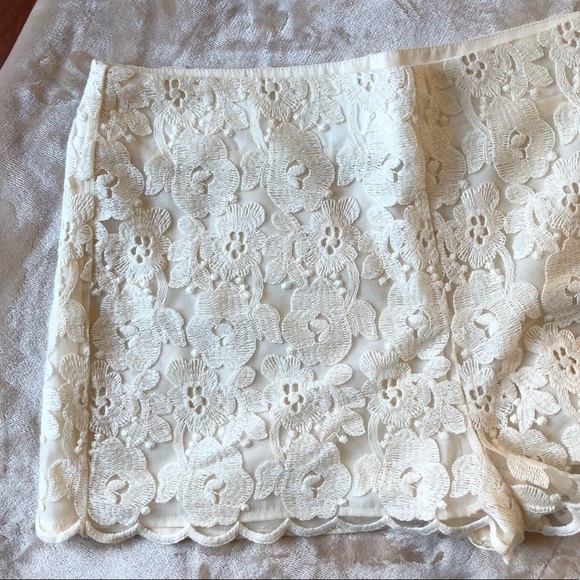 Arc & Co Lace Shorts - Picture 3 of 4